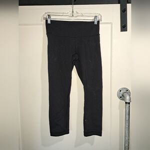 Lululemon capri black leggings / yoga pants